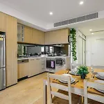 Leichhard Lovely 2Br Apt With Pool