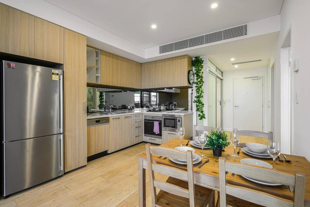 Leichhard Lovely 2br With Pool Sydney