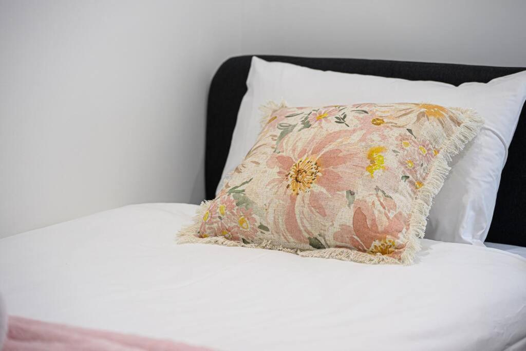 Apartment Leichhard Lovely 2br With Pool Sydney